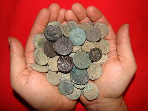 Через границу в Крым пытались вывезти древние монеты