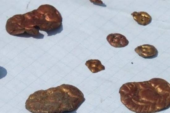 Украшения из скифского золота, пролежавшие в земле свыше 2700 лет, легкие, тонкие, будто из фольги сделанные