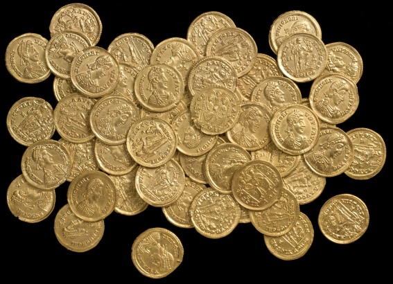 В Италии найден клад  золотых монет времен поздней Римской империи